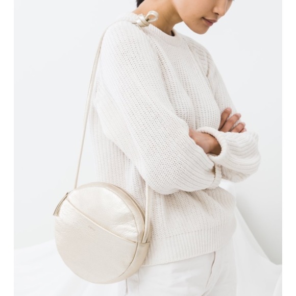 BAGGU Handbags - ✨HP✨ BAGGU • Circle Purse